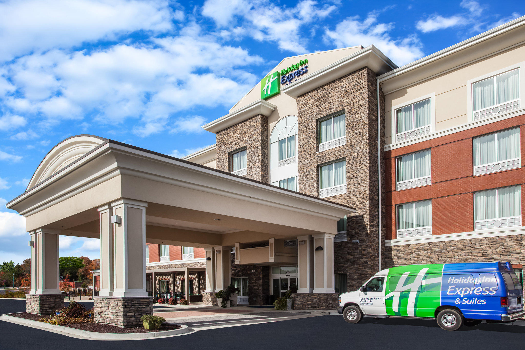 Holiday Inn Express & Suites Lexington Park-California Photo