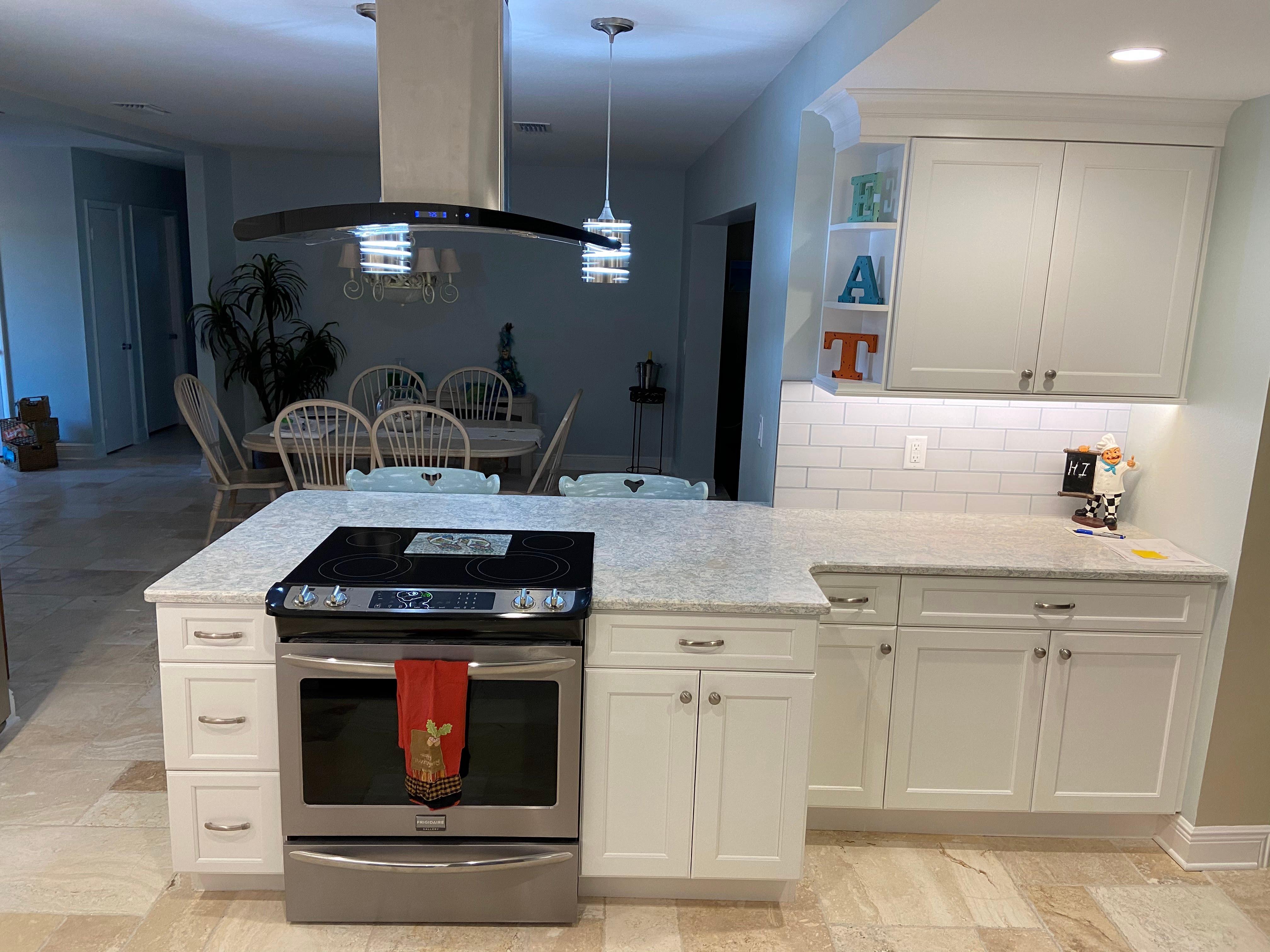 Island Kitchens & Baths Inc Image