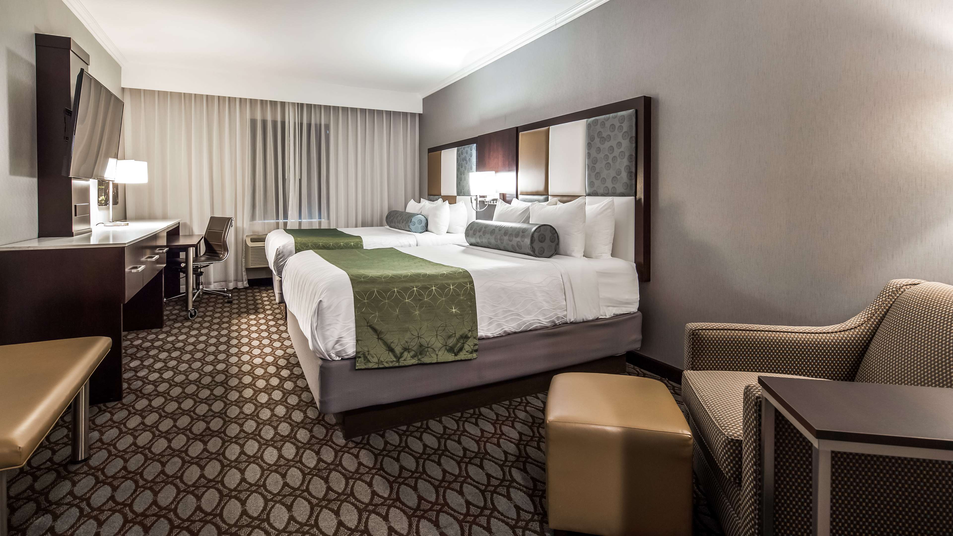 Best Western Premier Nyc Gateway Hotel, 2650 PATERSON PLANK RD, North