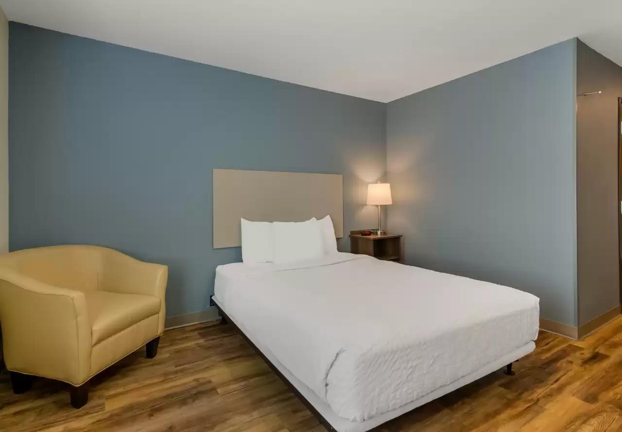 WoodSpring Suites Roanoke Image