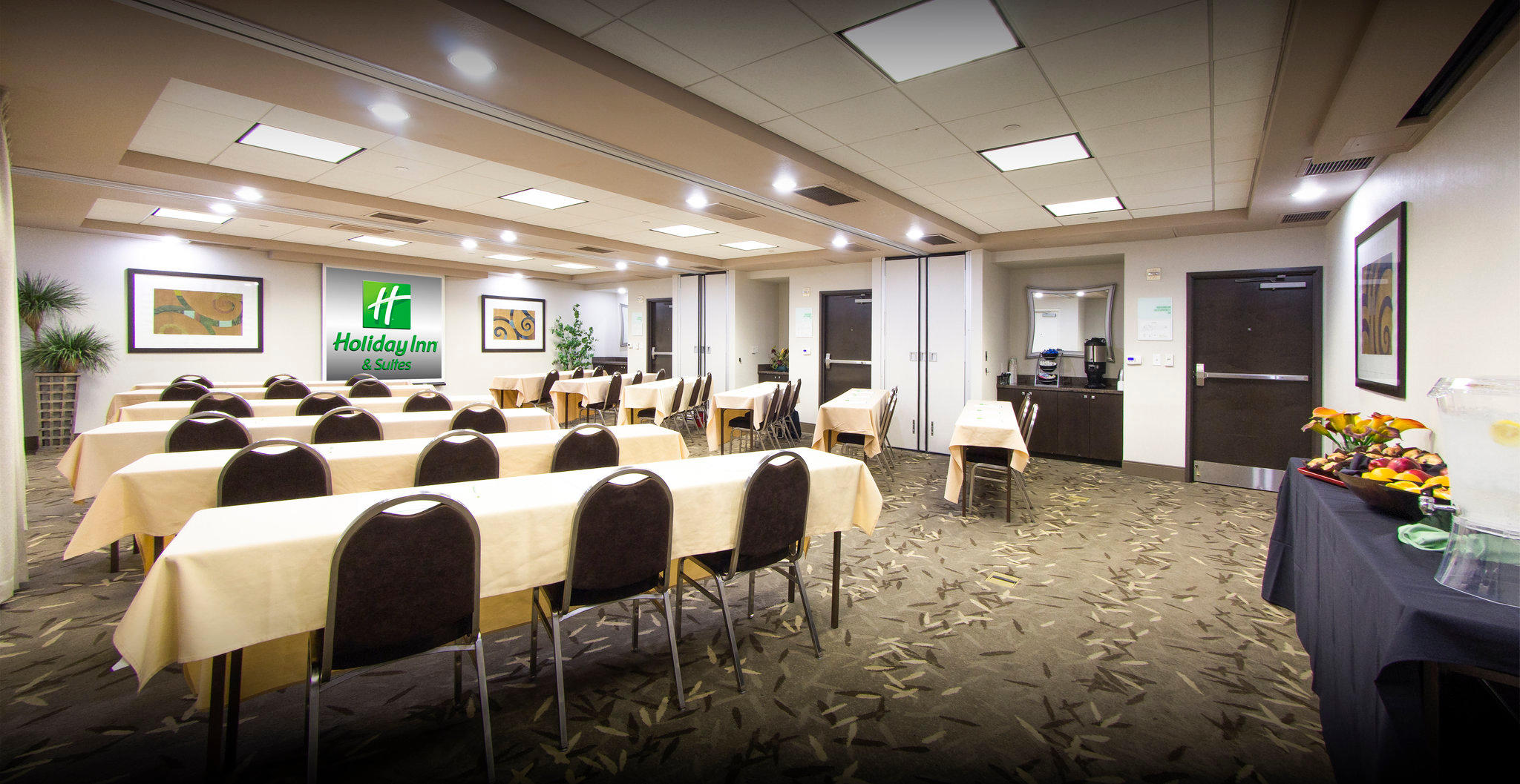 Holiday Inn & Suites Scottsdale North - Airpark Photo