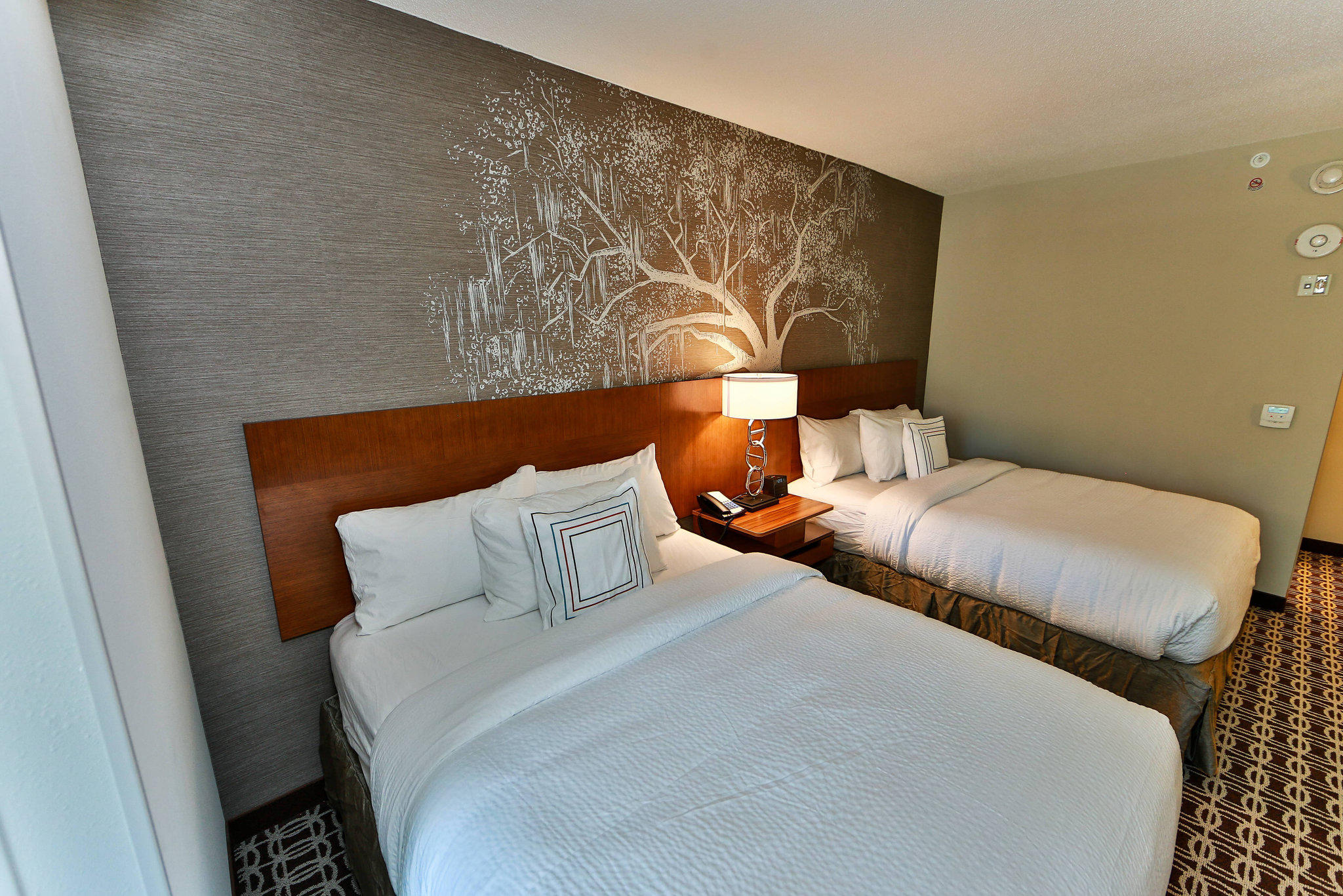 Fairfield Inn & Suites by Marriott Savannah Midtown Photo