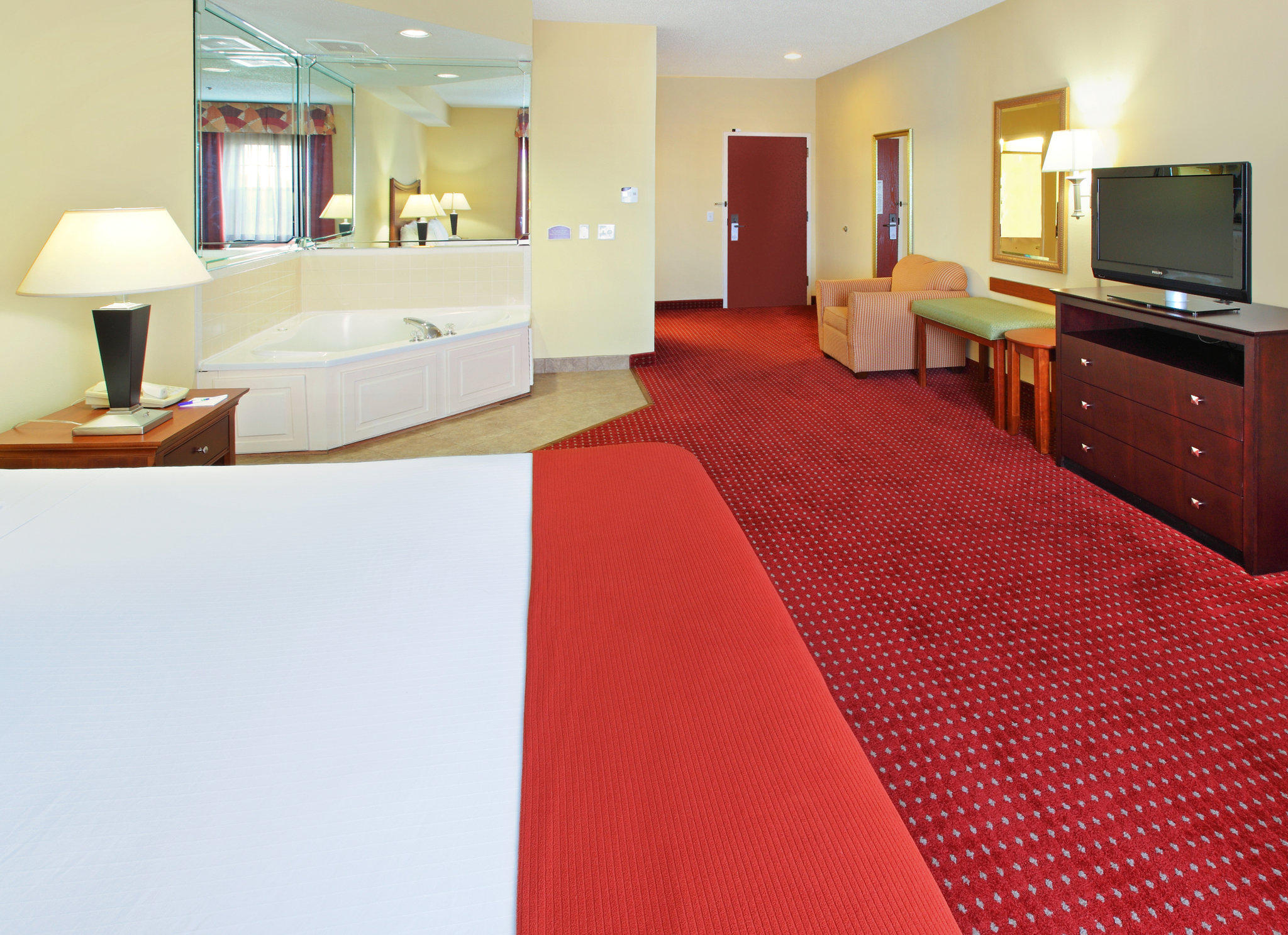 Holiday Inn Express & Suites North Little Rock Photo
