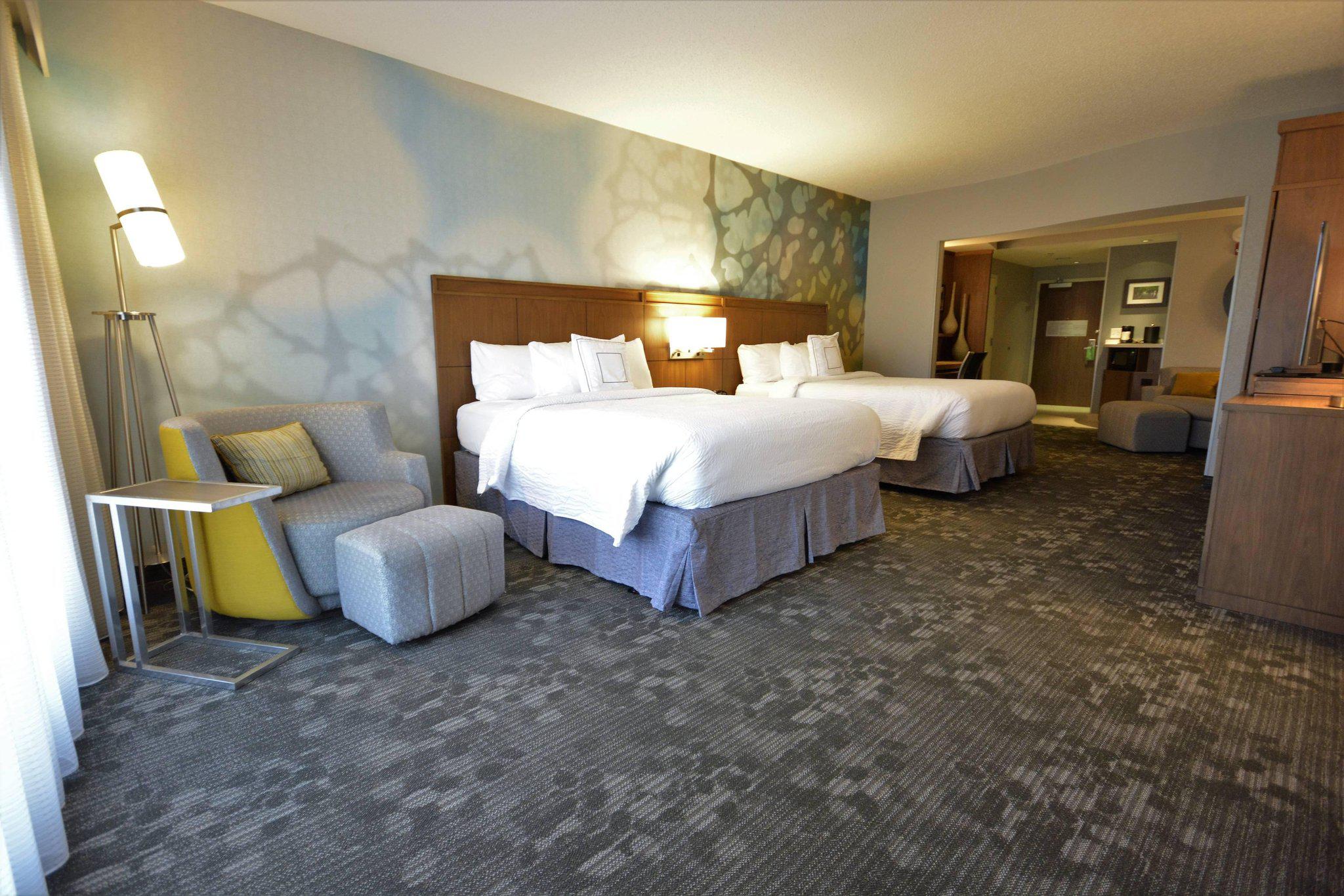 Courtyard by Marriott Asheville Airport Photo