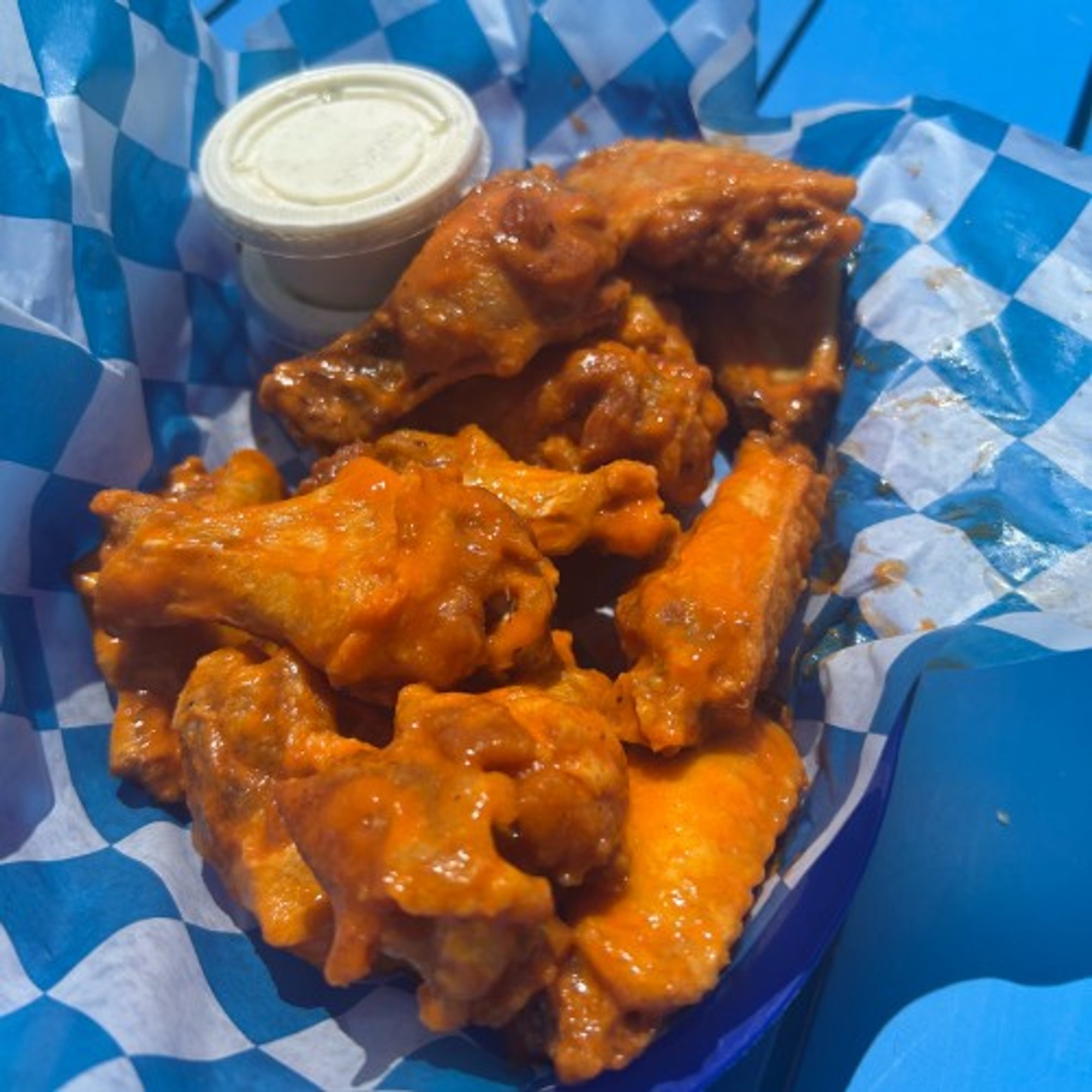Traditional Chicken Wings (6 Count)