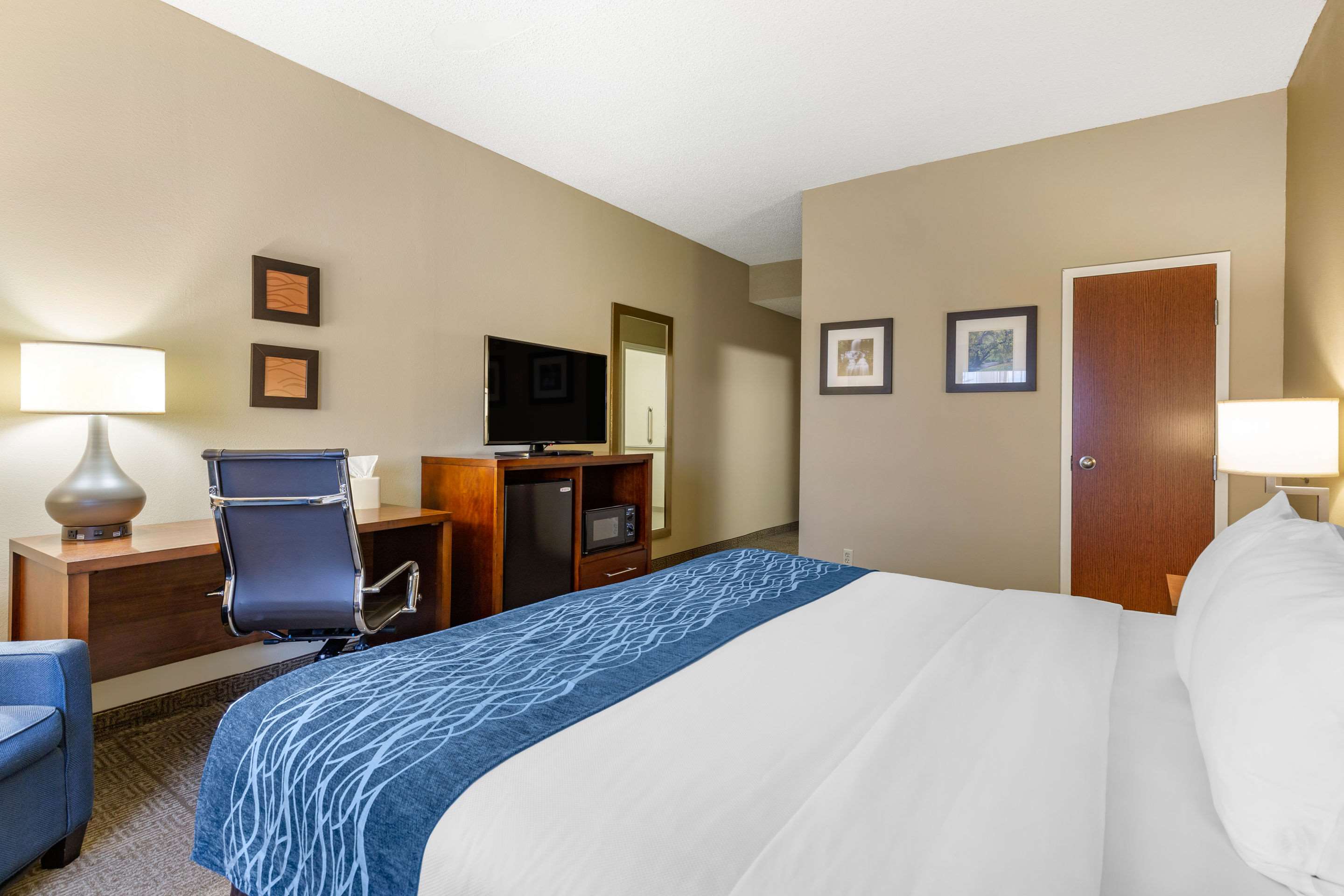 Comfort Inn Aikens Center Photo