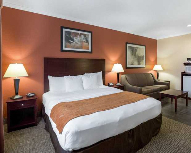 Images Comfort Suites