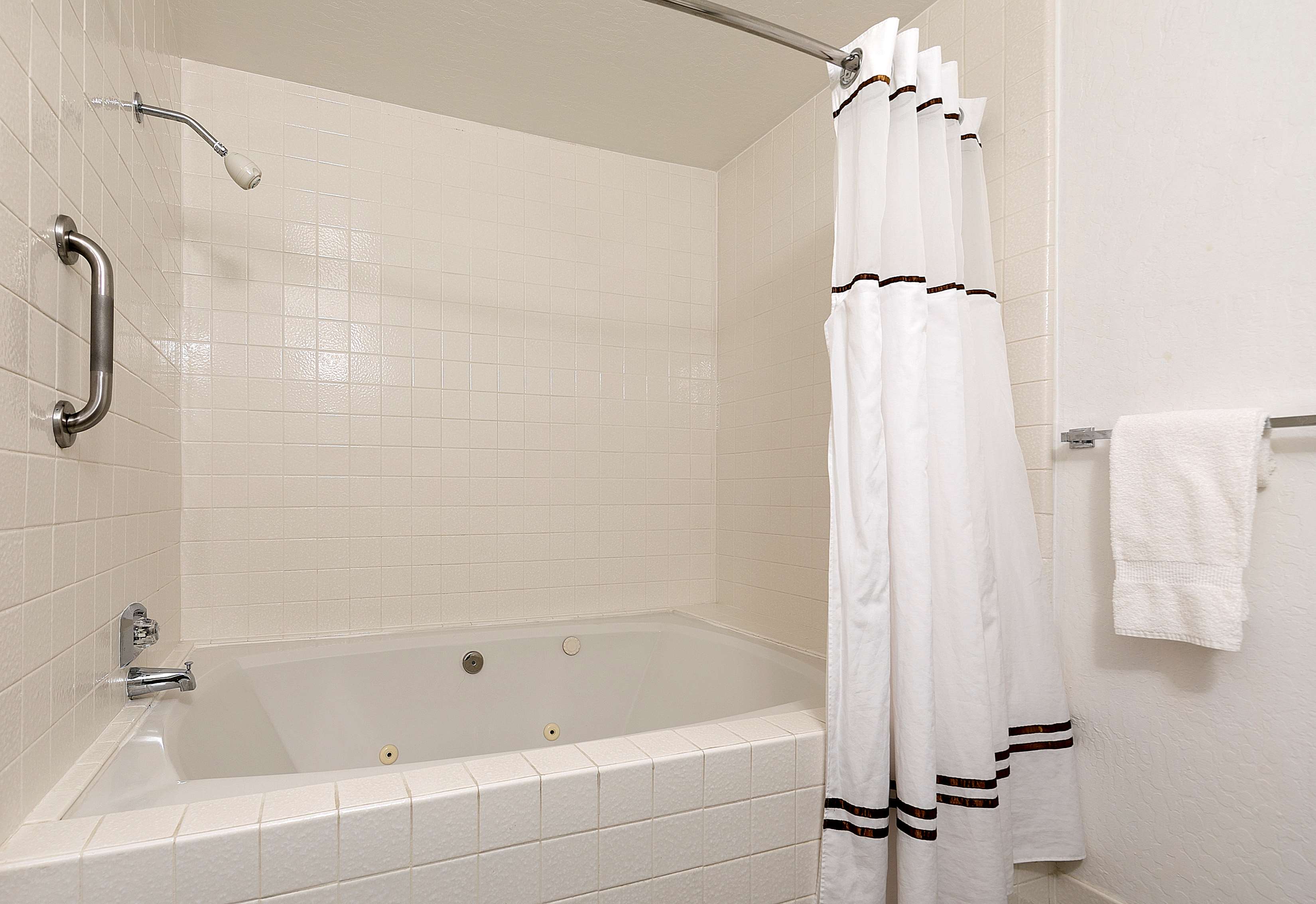 Best Western Seacliff Inn Photo