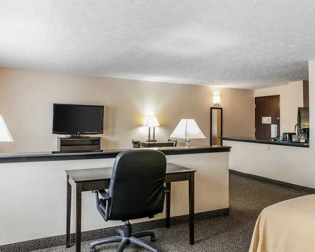 Images Quality Inn & Suites