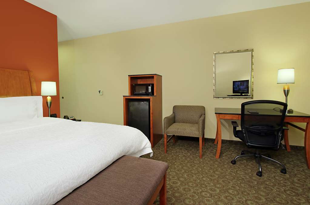 Hampton Inn & Suites Buffalo Image