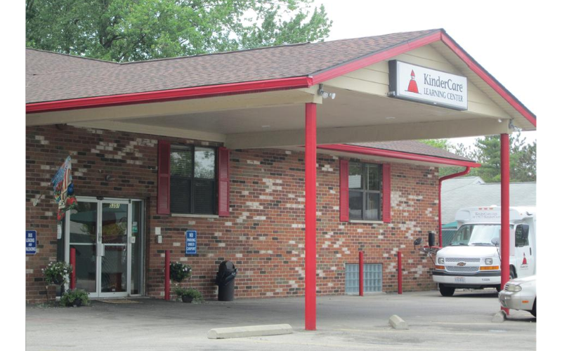 Entry to building on Teakwood.