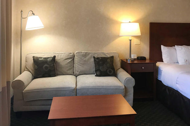 Images Clarion Hotel & Conference Center