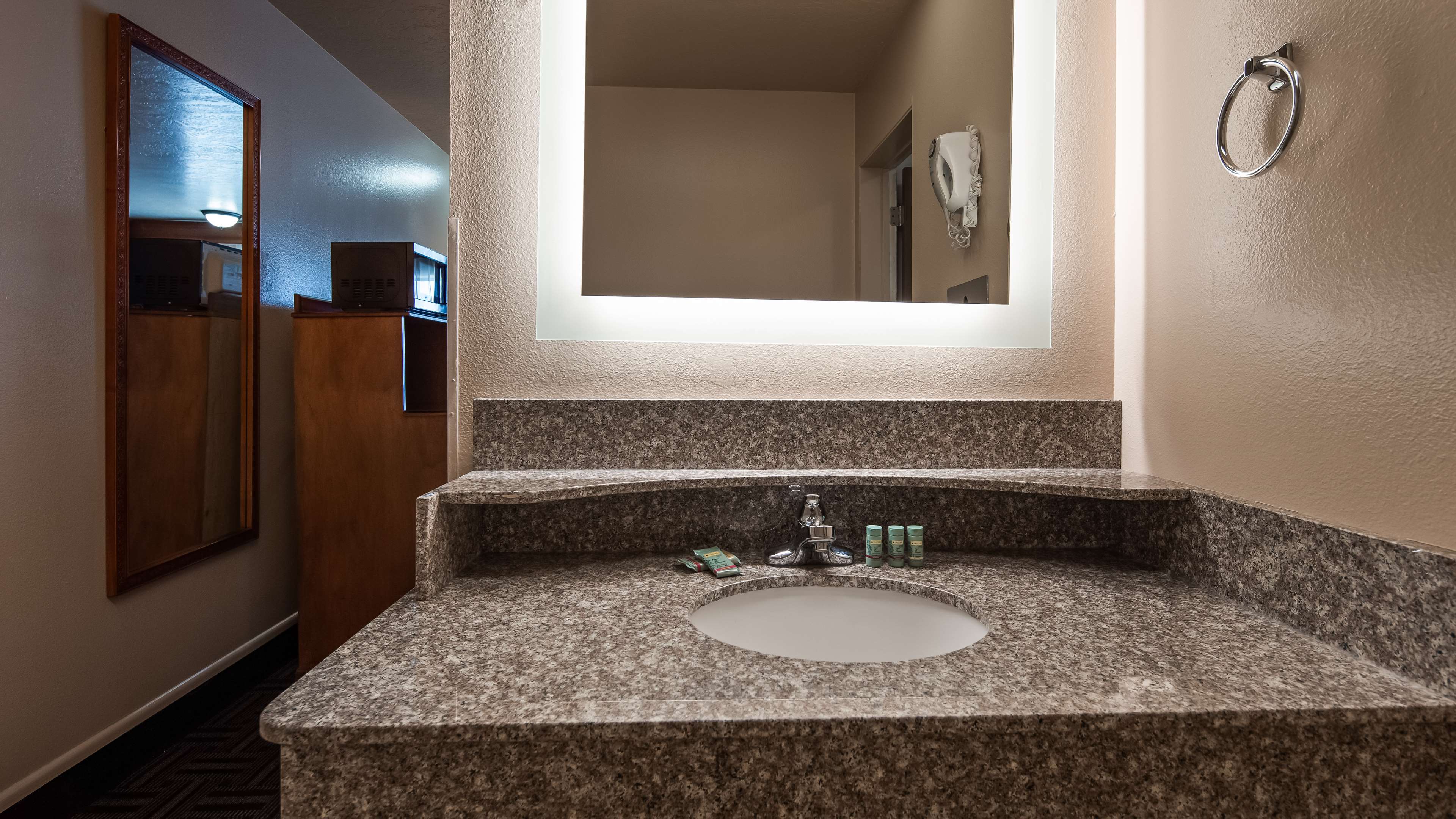 Bathroom Vanity & Sink