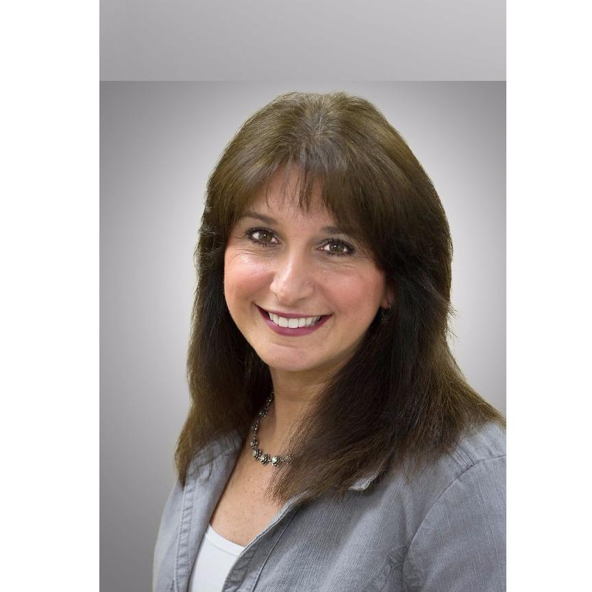 Brenton &amp; Clark Realty Logo