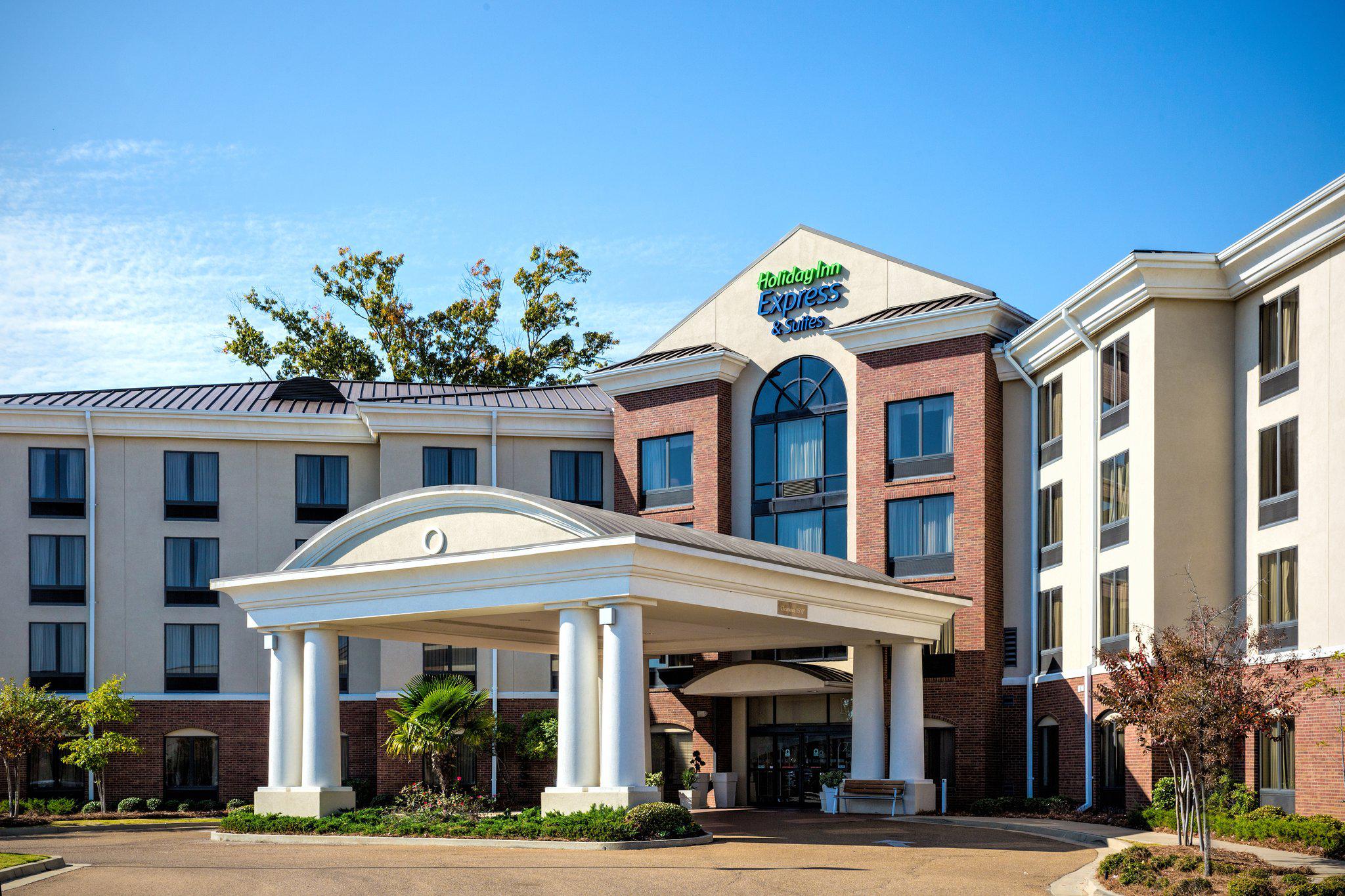 Holiday Inn Express & Suites Jackson - Flowood Photo