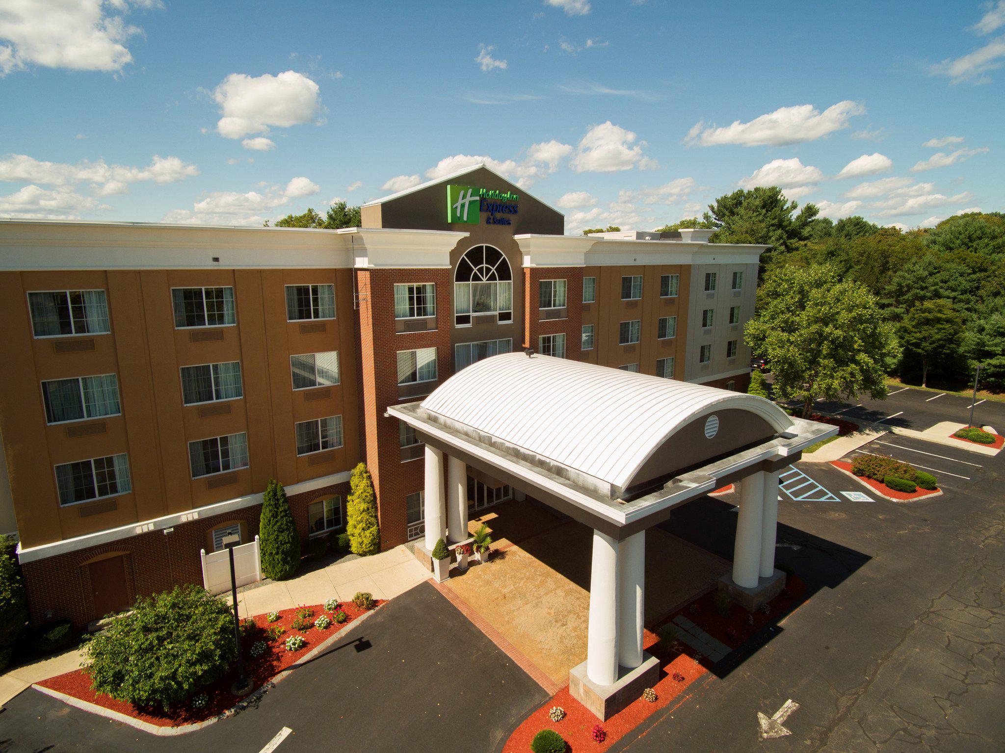 Holiday Inn Express & Suites Middleboro Raynham Photo