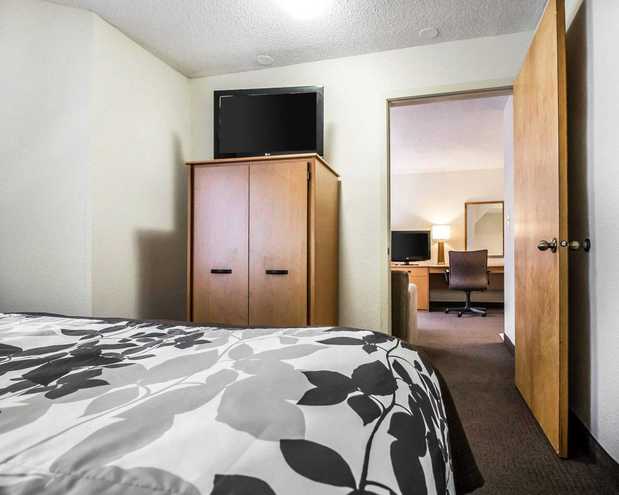Images Sleep Inn & Suites Airport