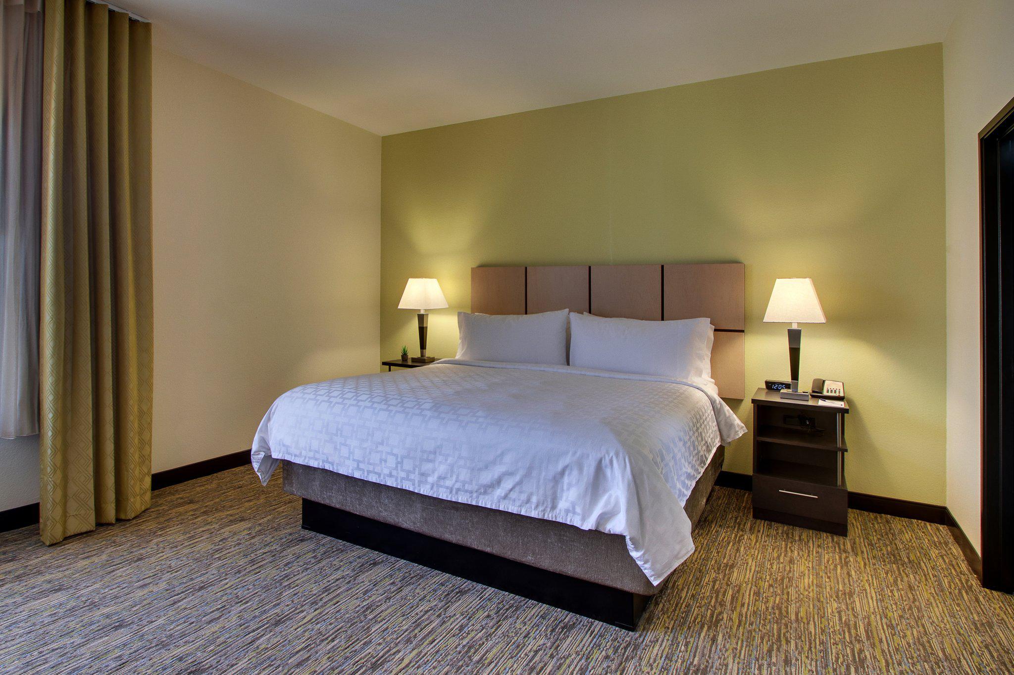 Candlewood Suites Wichita East Photo