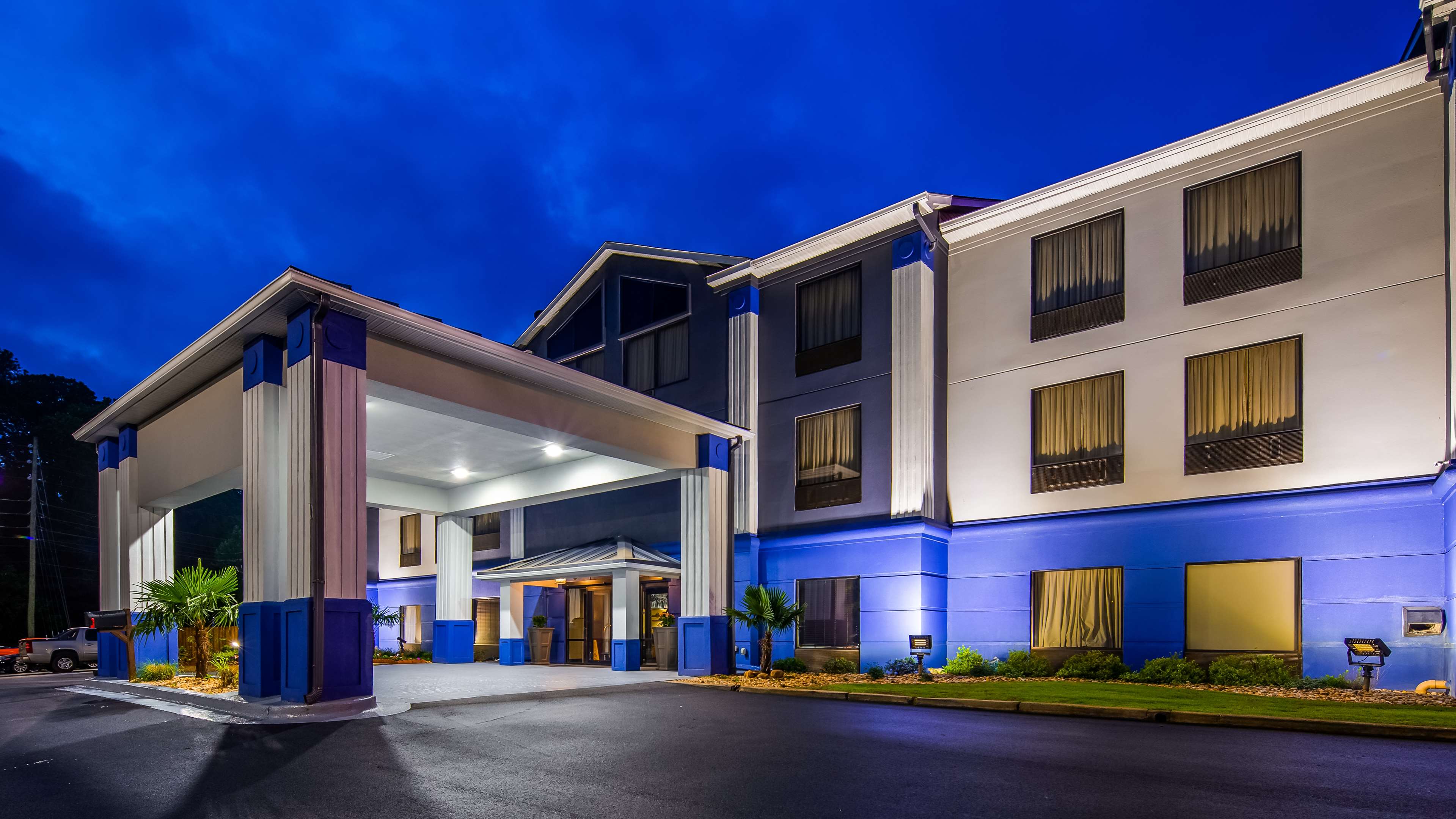 Best Western Plus McDonough Inn & Suites Photo