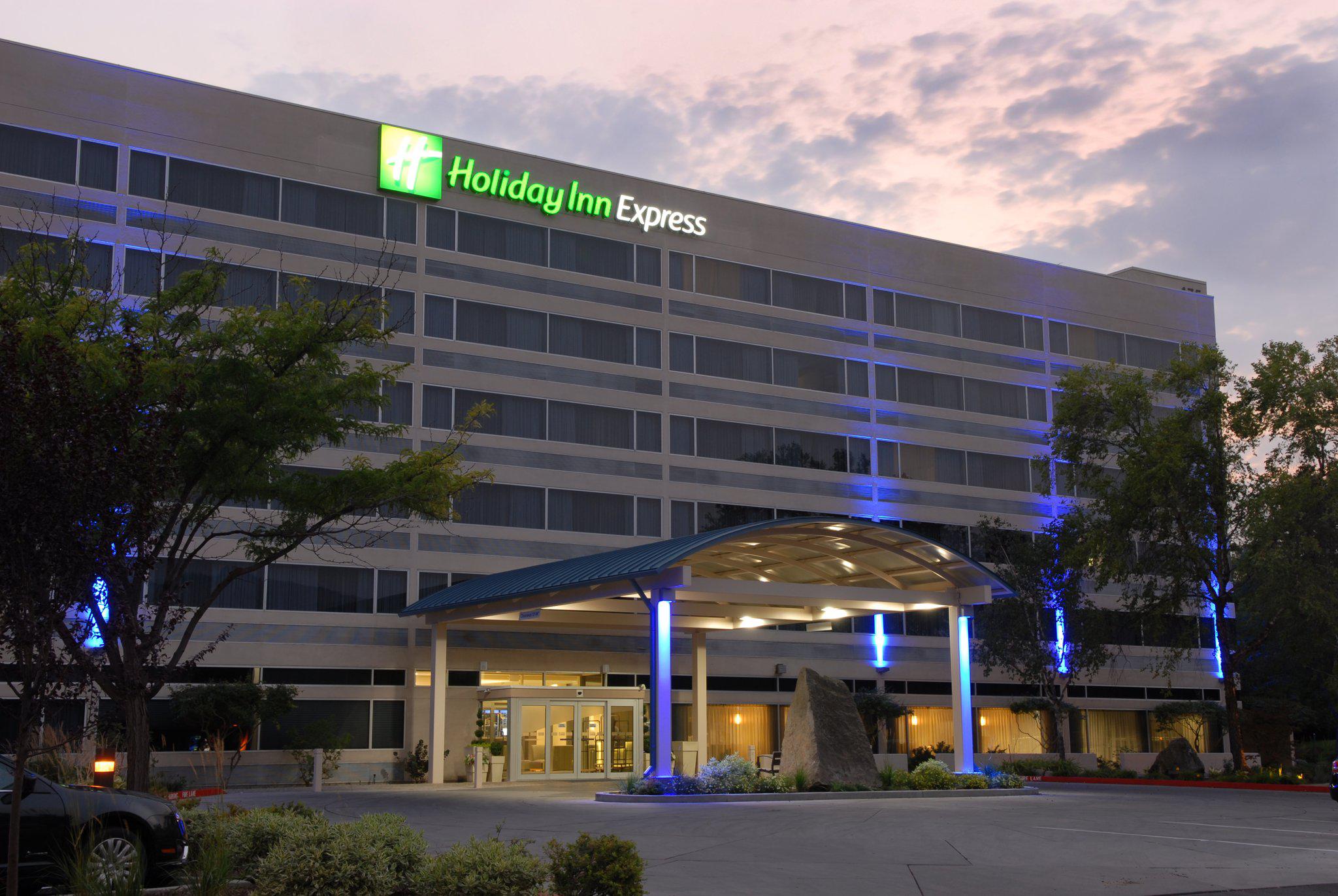 Holiday Inn Express Boise-University Area Photo