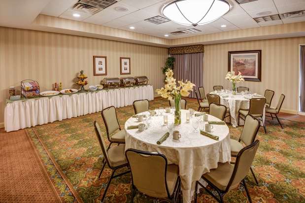 Images Hilton Garden Inn Lakewood