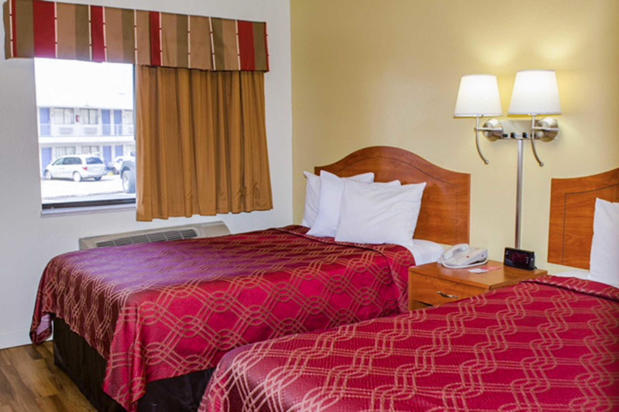 Images Econo Lodge East