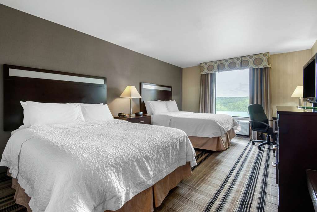 Hampton Inn Meadville Image