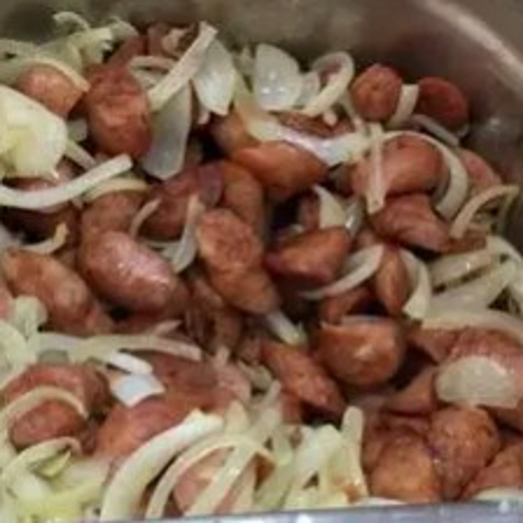Linguica Acebolada (Sausage with Onions)