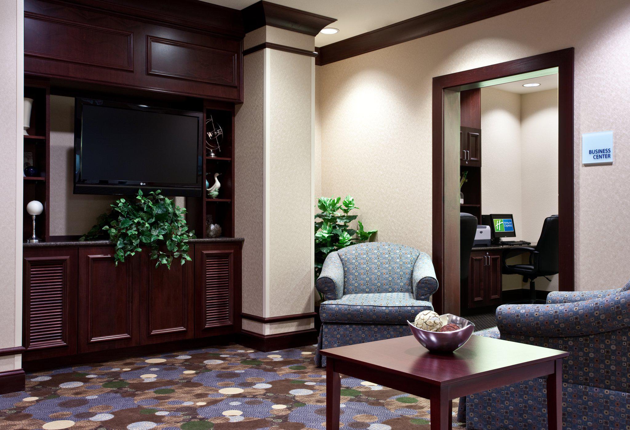 Holiday Inn Express & Suites Chicago West-O'Hare Arpt Area Photo