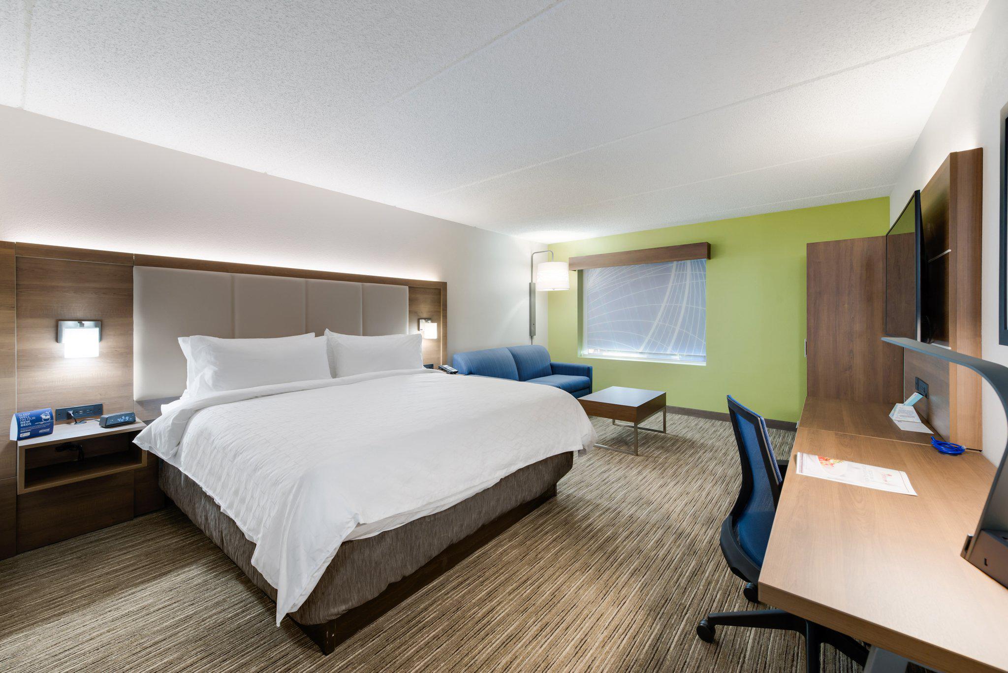 Holiday Inn Express Naperville Photo