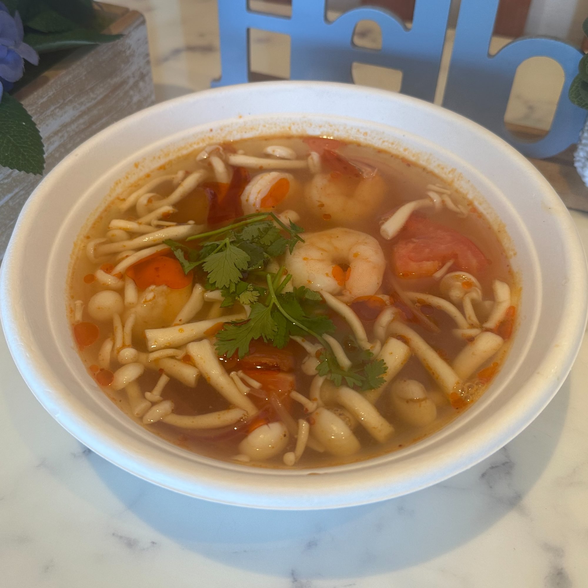 Tom Yum (Hot and Sour Soup) (Large)