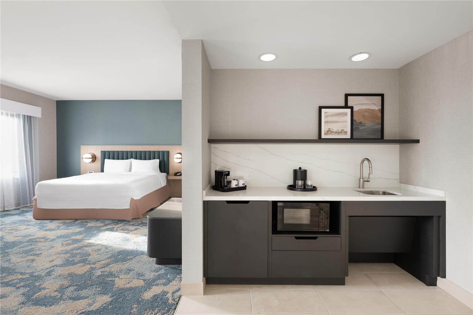 Hampton Inn & Suites Oakland Airport-Alameda Image