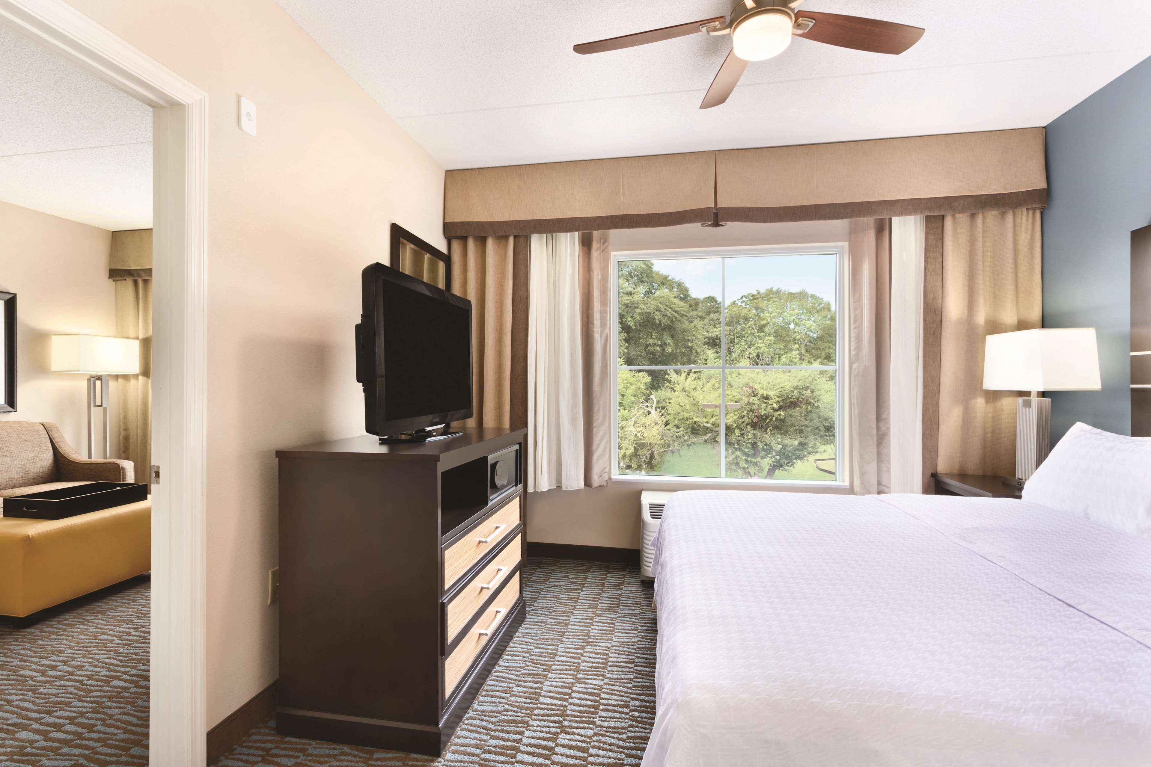 Homewood Suites by Hilton Atlanta Airport North Photo