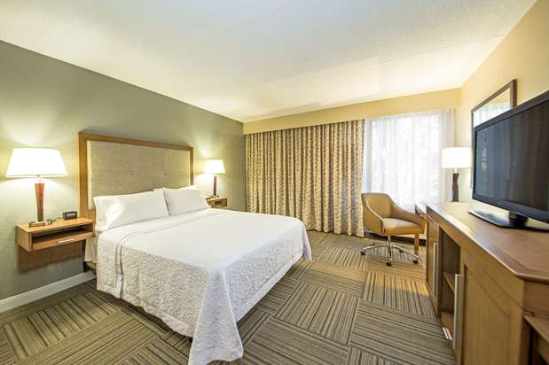 Images Hampton Inn Philadelphia-International Airport