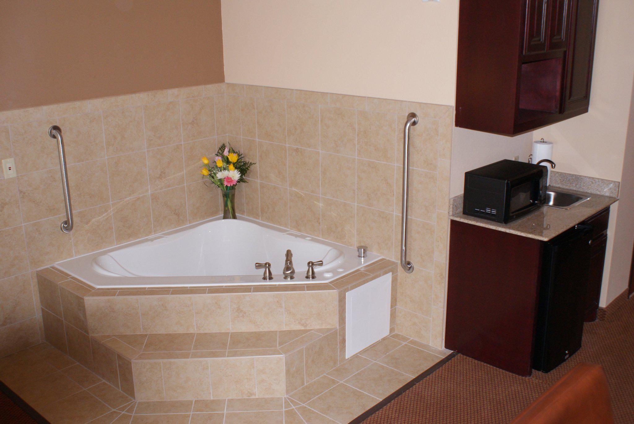 Holiday Inn Express & Suites Van Buren-Ft Smith Area Photo