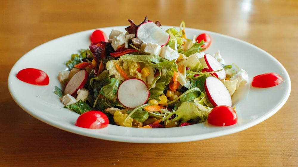 Mediterranean Seasonal Salad