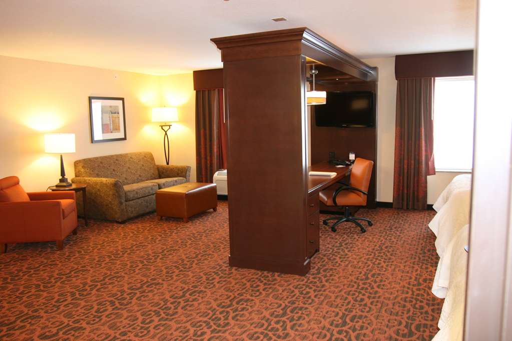 Hampton Inn & Suites Peru Image