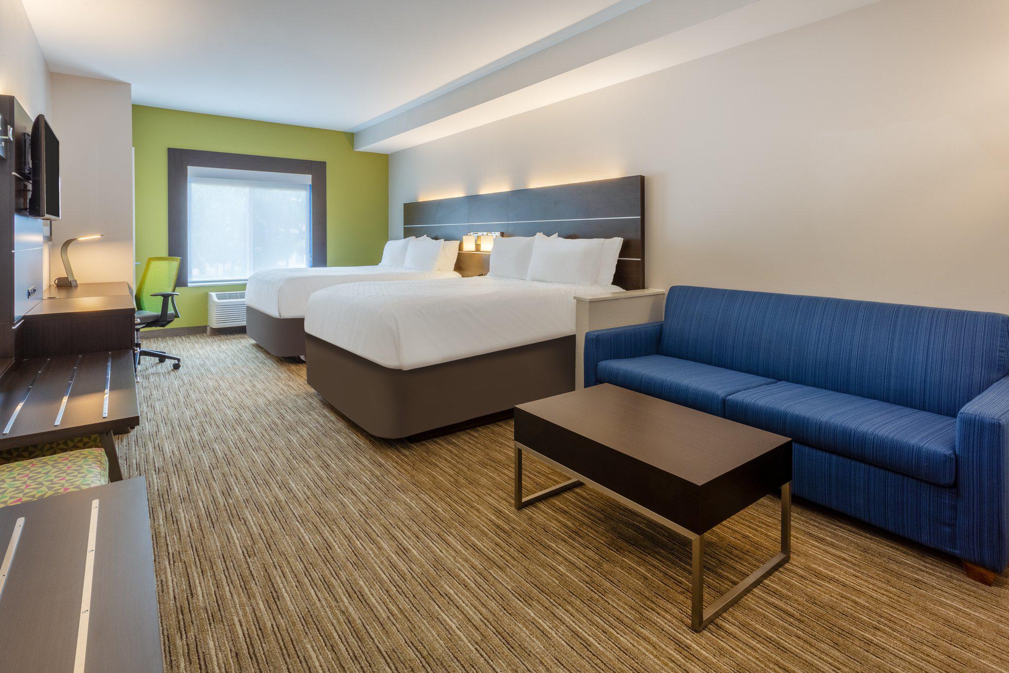 Holiday Inn Express & Suites Charlotte- Arrowood Photo