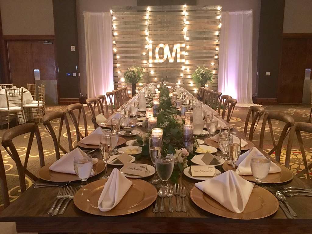 DoubleTree by Hilton Hotel Bay City - Riverfront Image