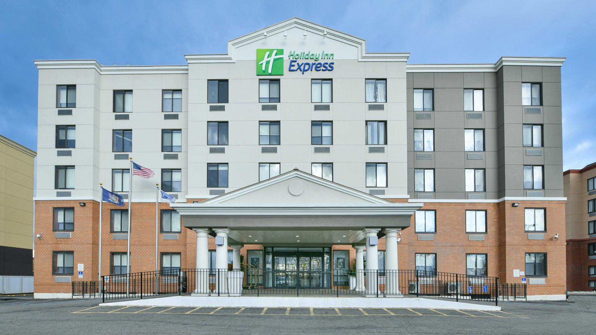 Holiday Inn Express Staten Island West Photo