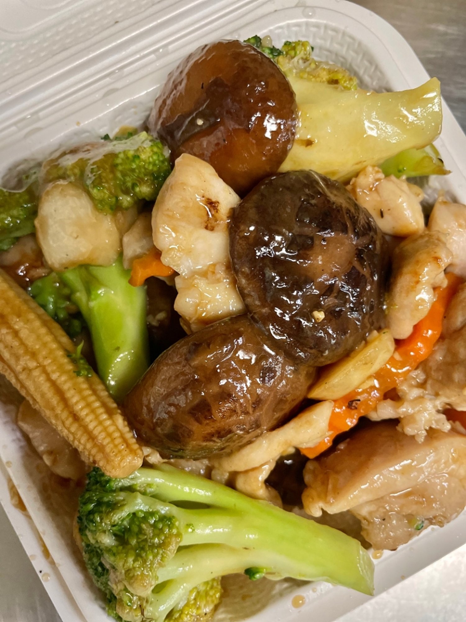 冬菇鸡 15.Chicken w/Mushroom