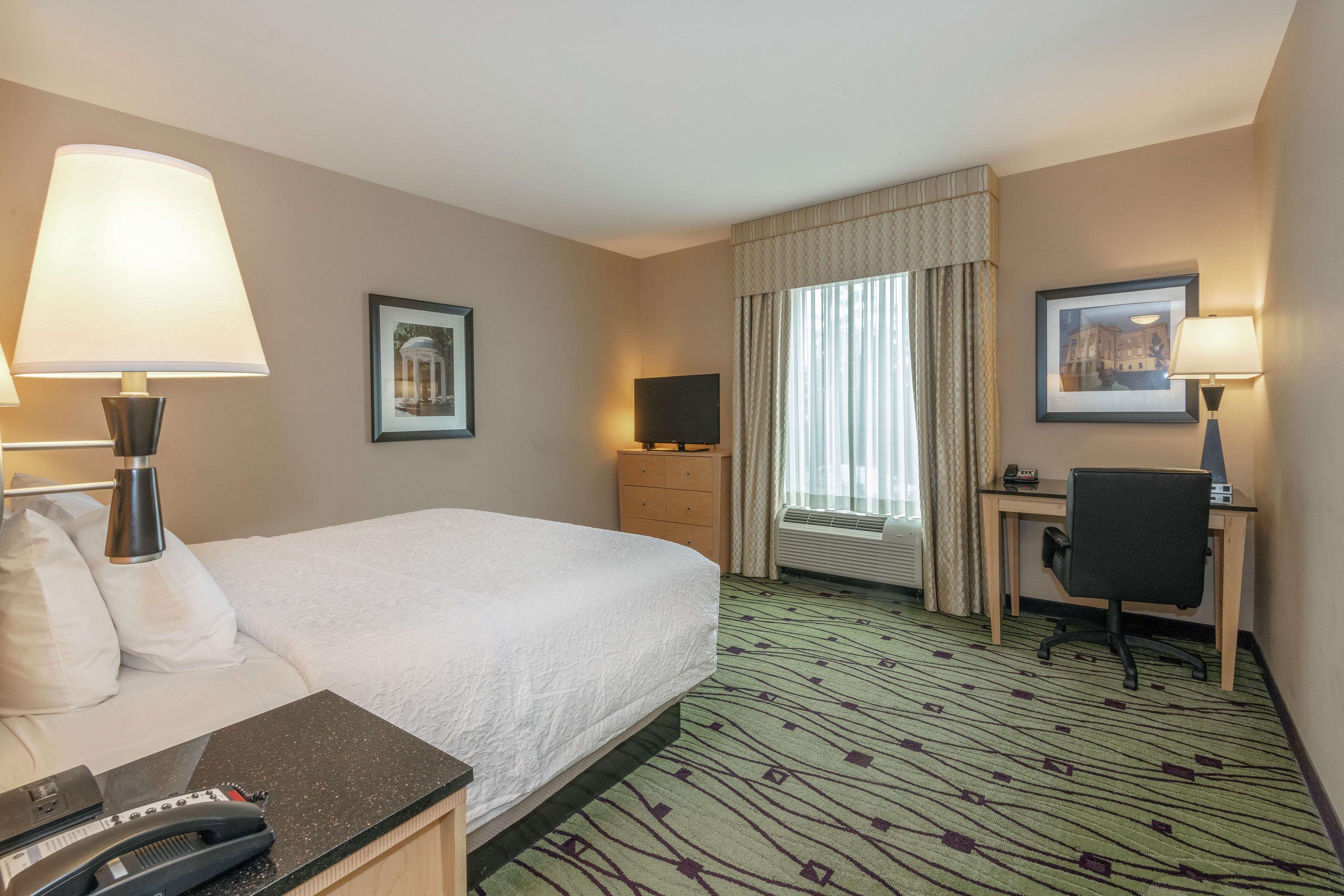 Hampton Inn & Suites Raleigh/Crabtree Valley Photo