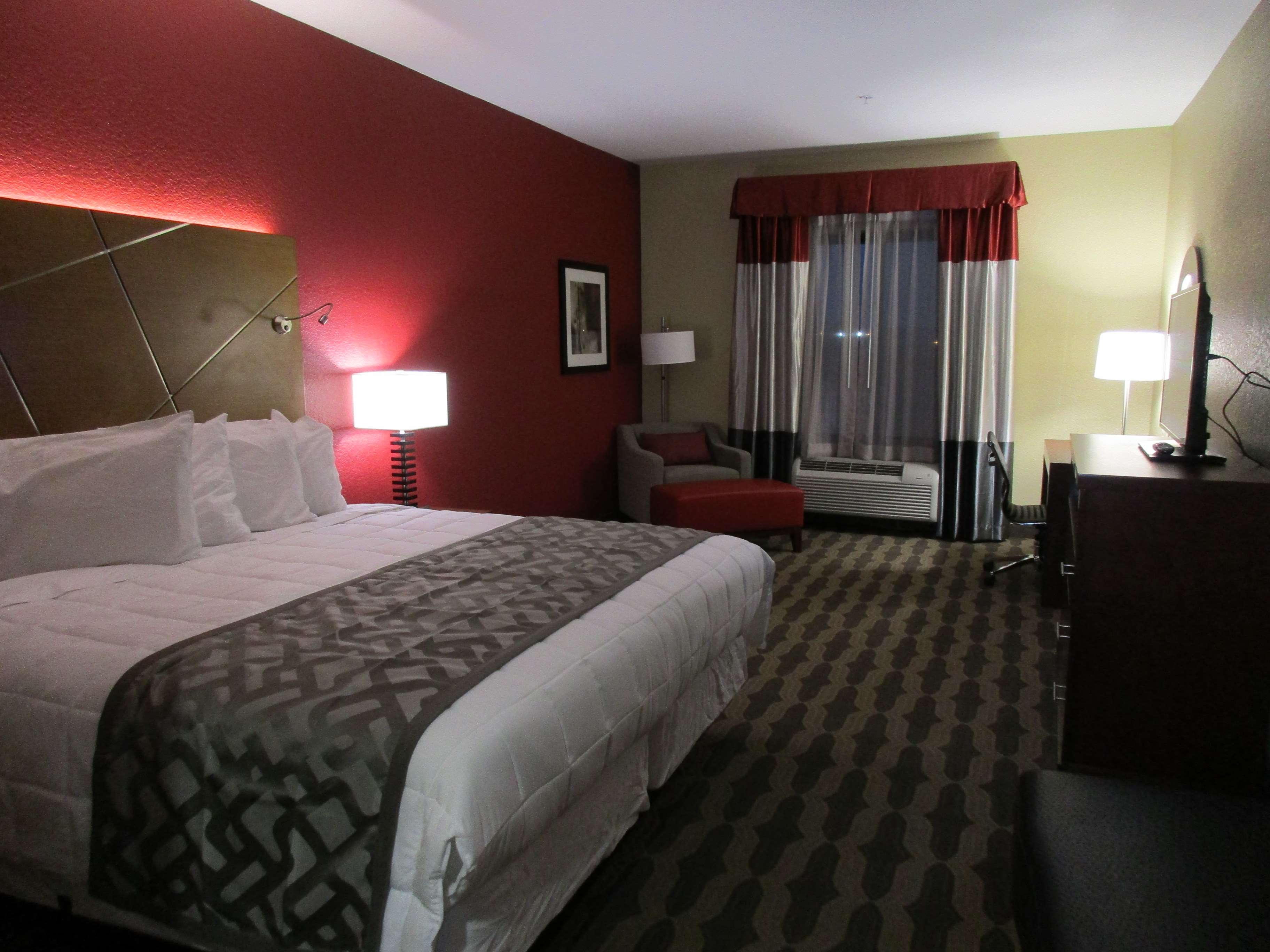 Best Western Plus Fairview Inn & Suites Photo