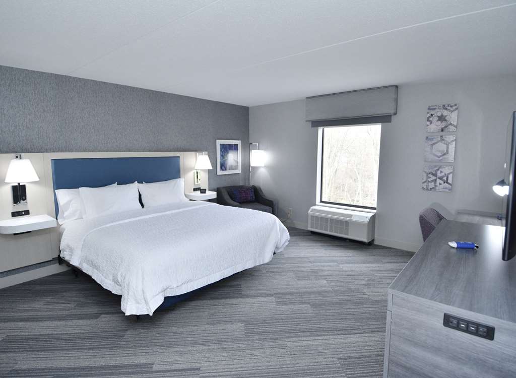 Hampton Inn Auburn Image