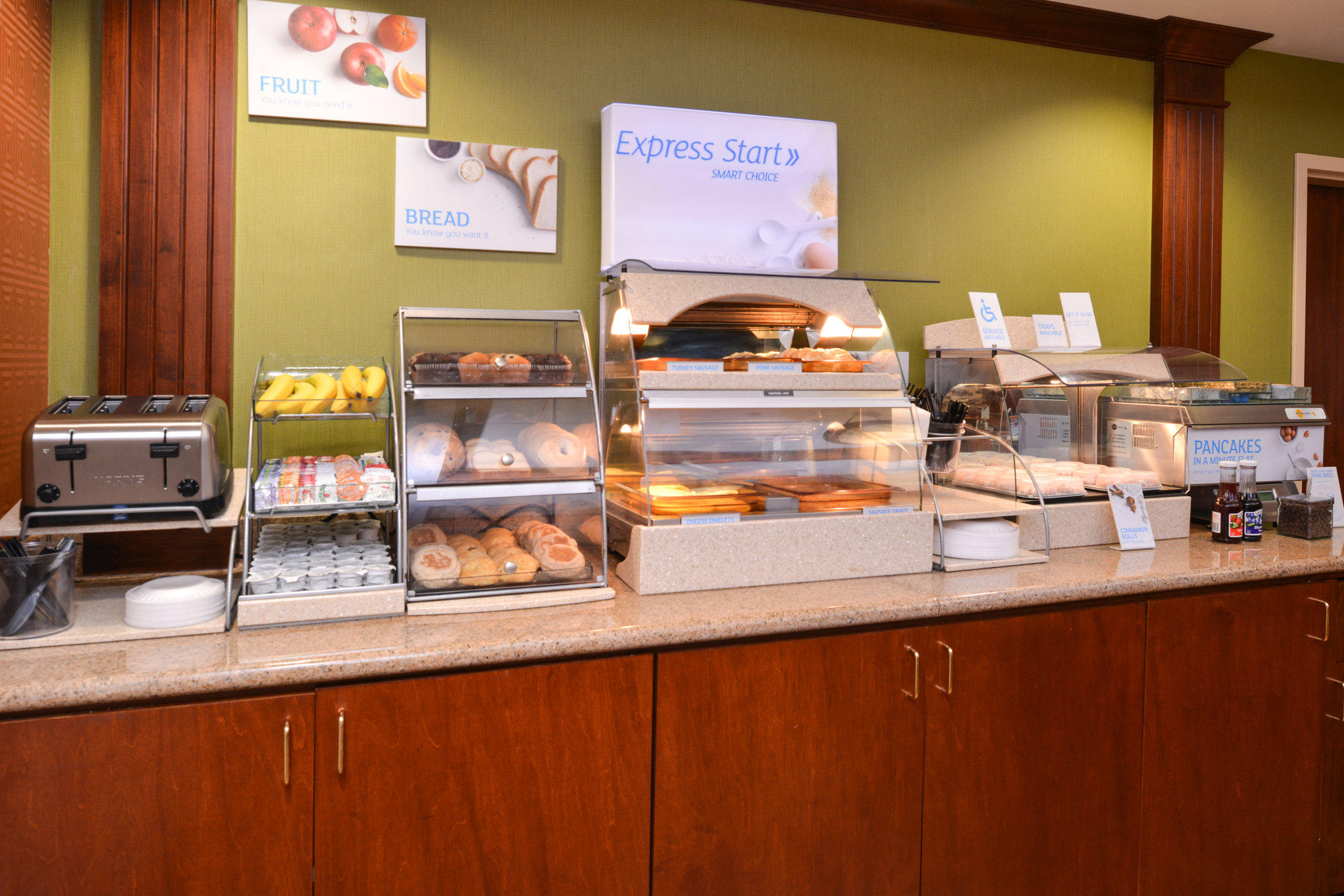 Holiday Inn Express & Suites Dayton-Centerville Photo