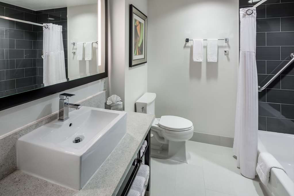 DoubleTree by Hilton Sarasota Bradenton Airport Image