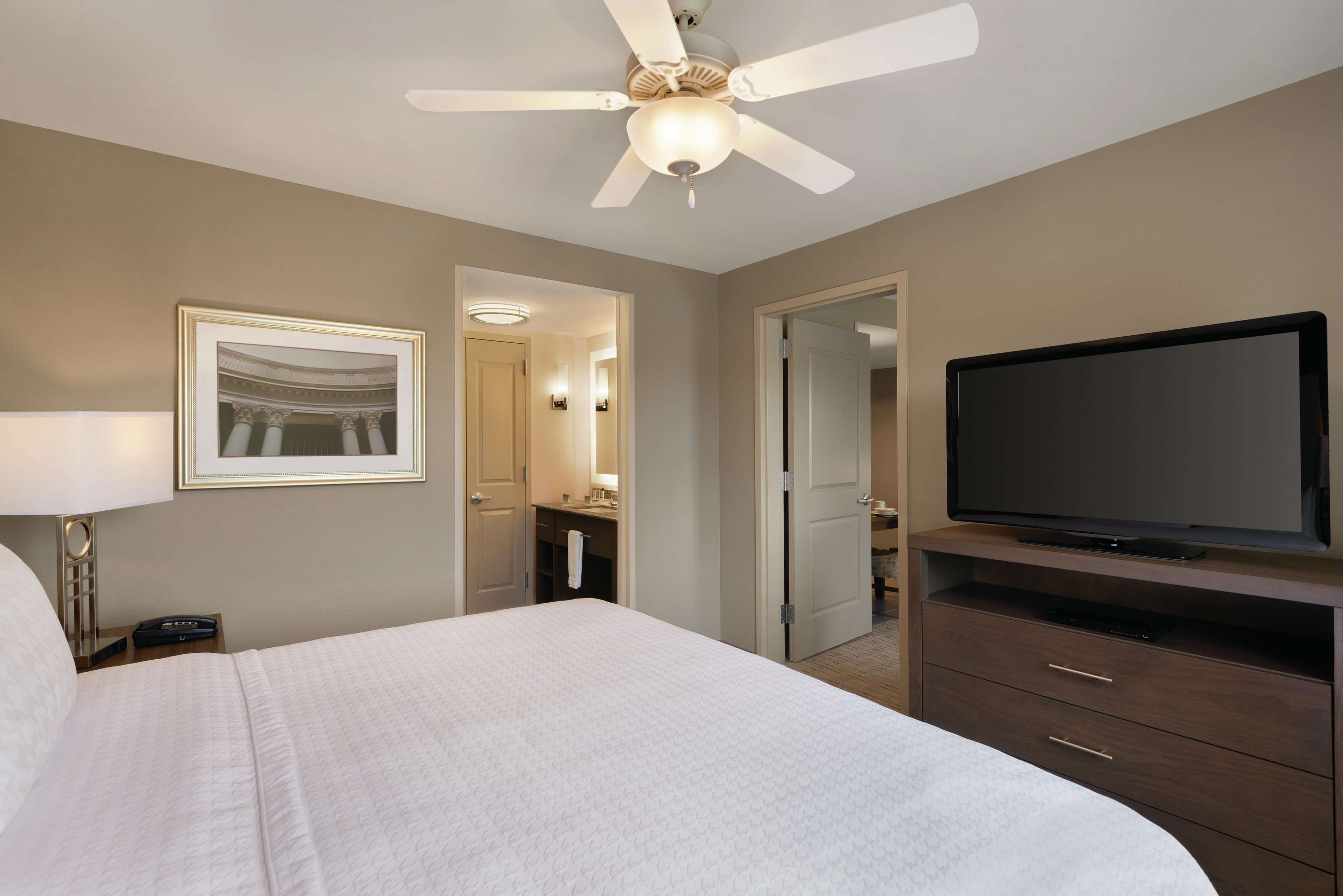 Homewood Suites by Hilton Charlottesville, VA Photo