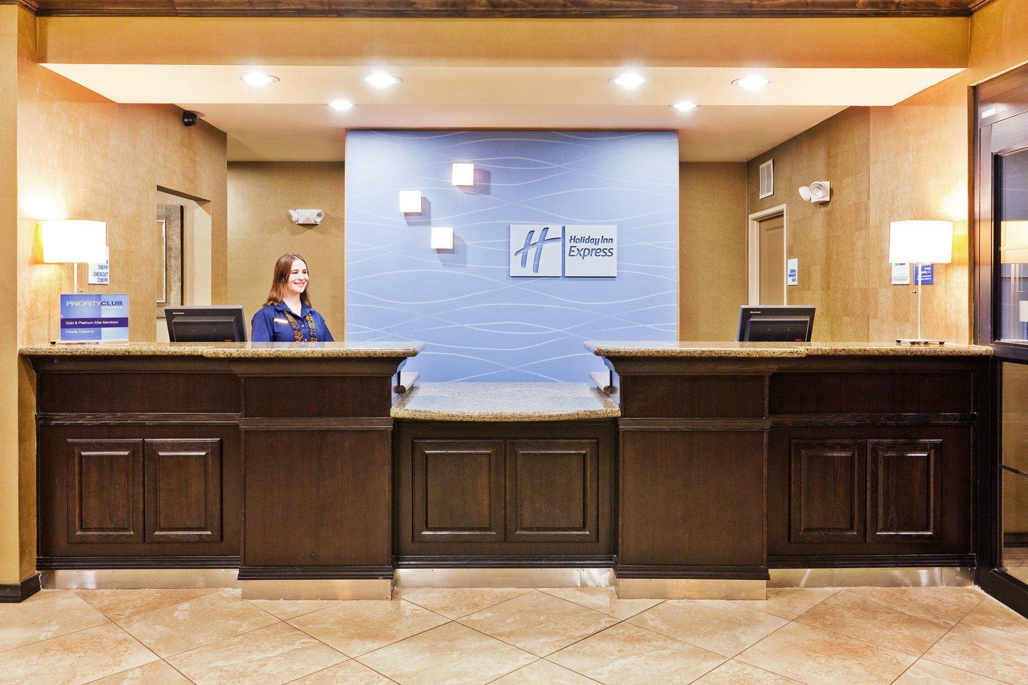 Holiday Inn Express & Suites Clovis Photo