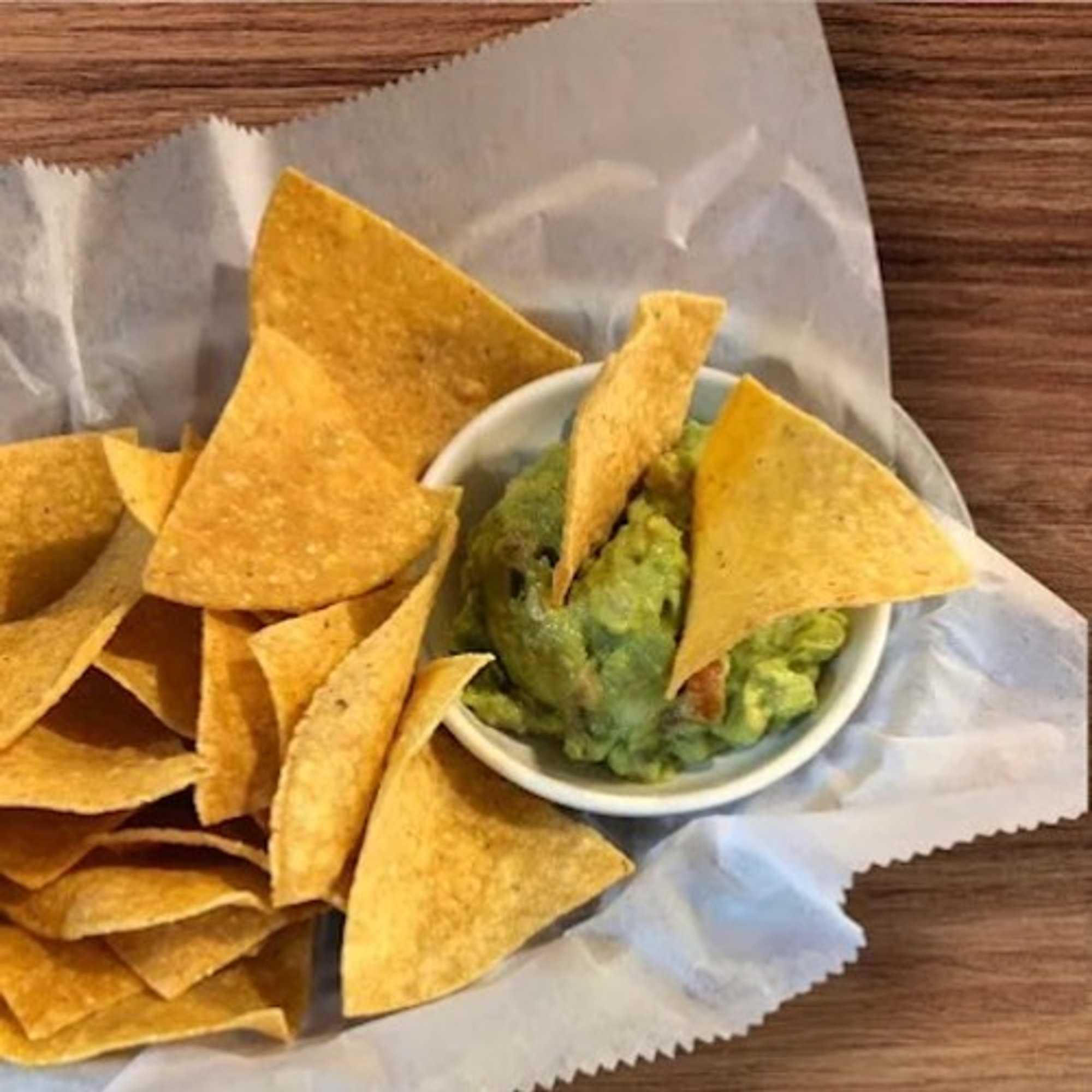 Sm Guacamole with Chips (4oz)