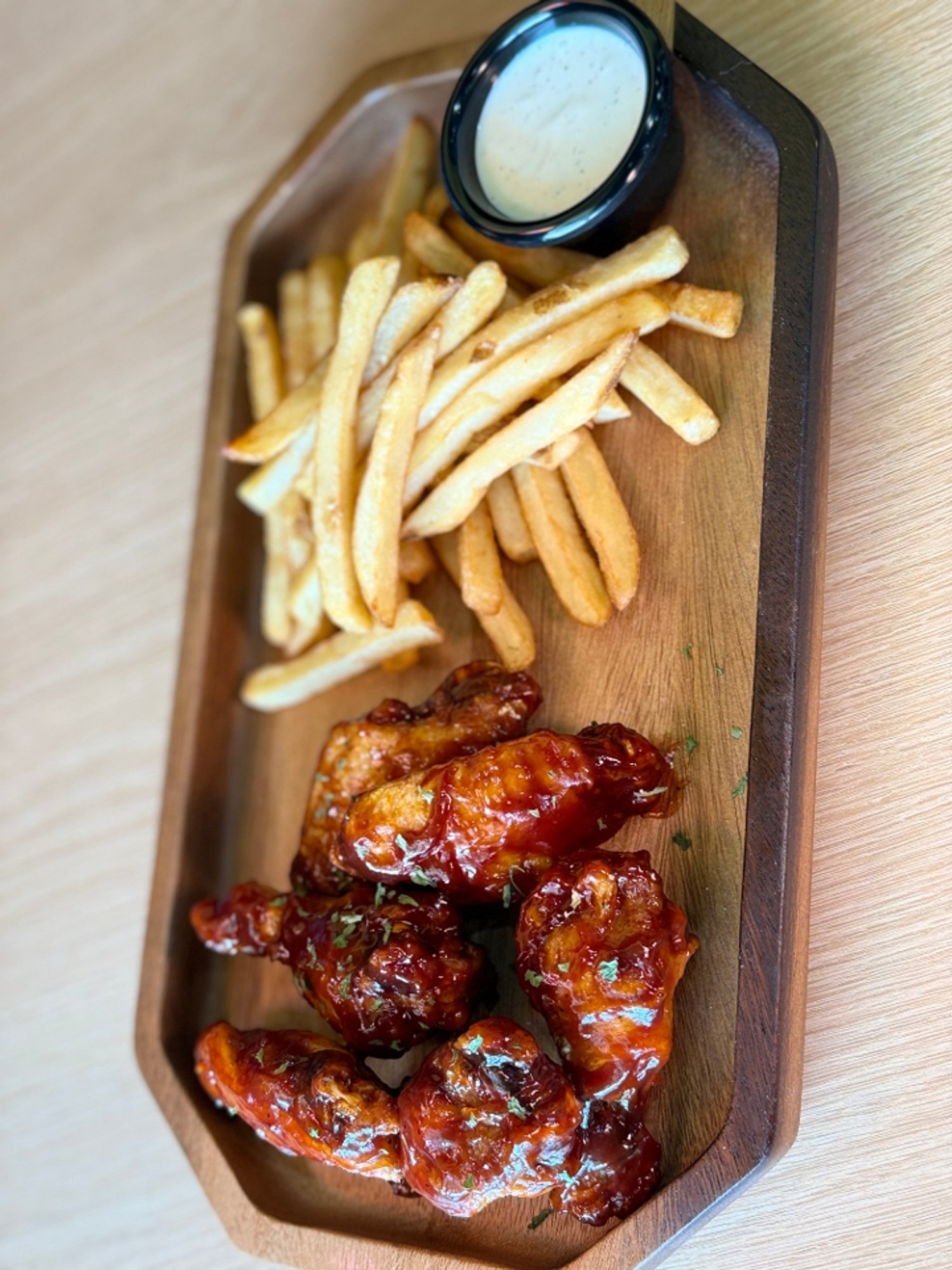 6 WINGS WITH FRENCH FRIES SPECIAL